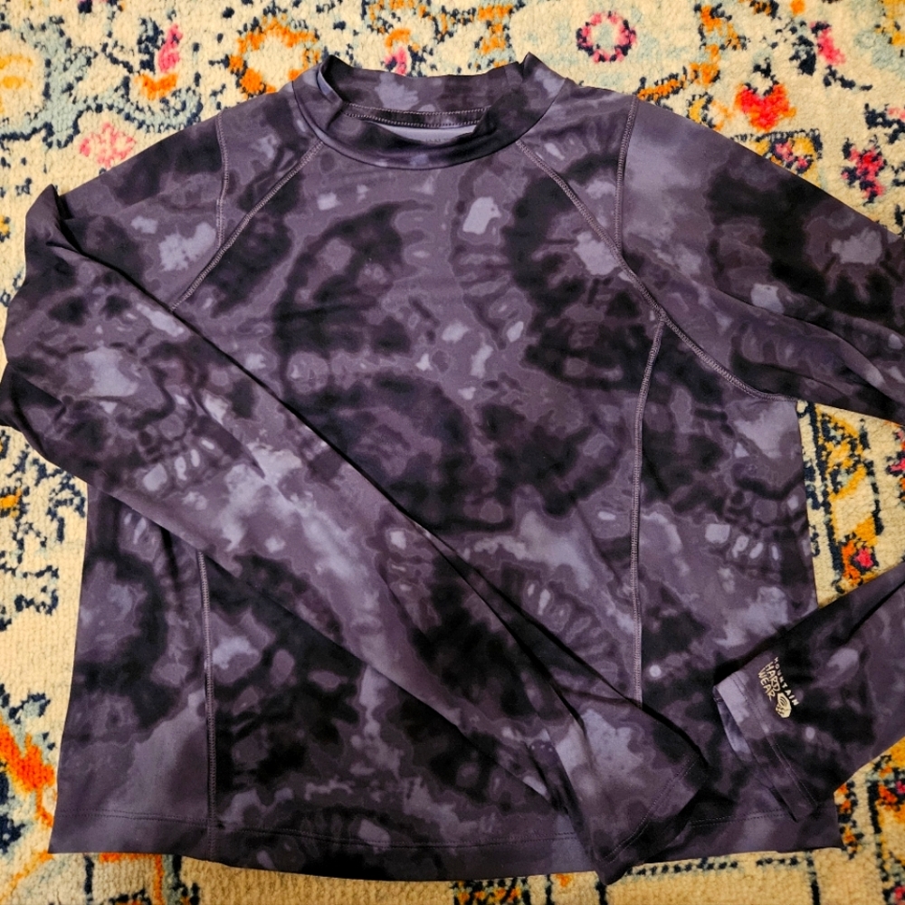 Mountain Hardware Crater Lake Long Sleeve Crop Top